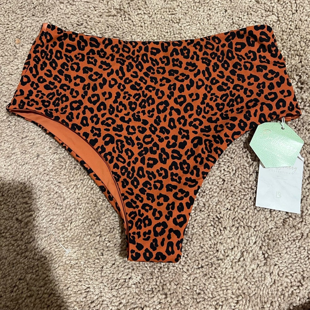 Buff bunny shark bite bottoms- brown leopard